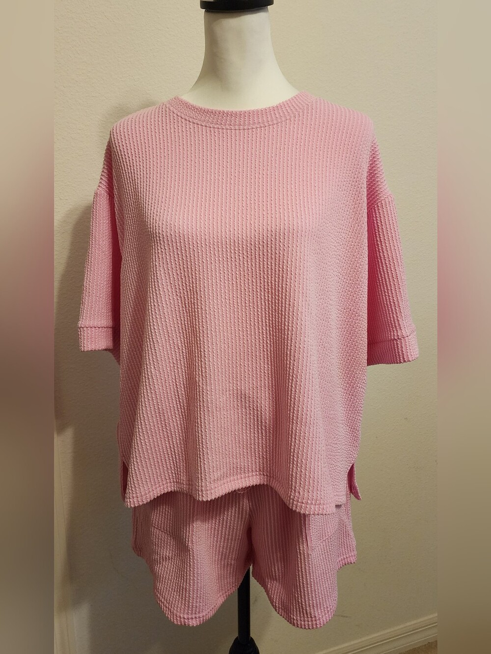 Zenana Raised Rib Short sleeve Tee & Shorts Set NWOT L
